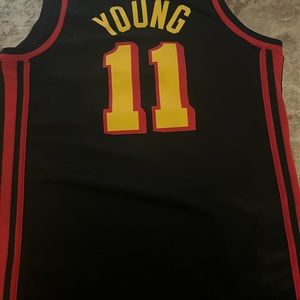Trey Young, Atlanta Hawks (Size Medium Big Kids Jersey)